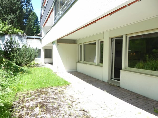 1.5-Zimmer-Studio-Ferienwohnung mit Gartensitzplatz und Tiefgaragenplatz 5