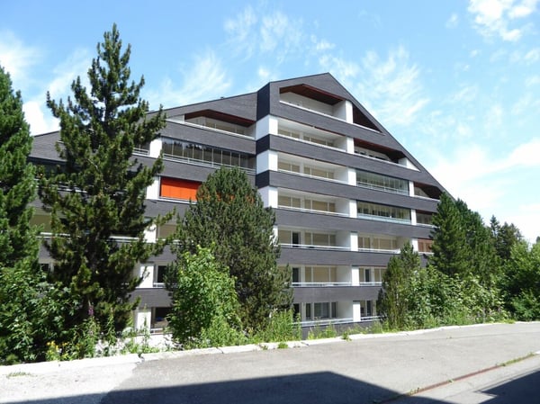 1.5-Zimmer-Studio-Ferienwohnung mit Gartensitzplatz und Tiefgaragenplatz 11