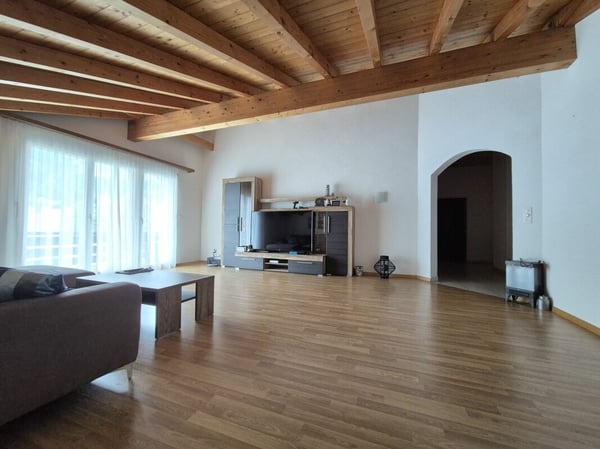 Grosszügige Dachwohnung