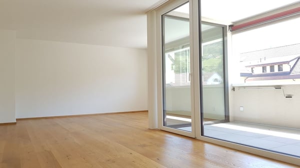 neuwertige 3 1/2-Zimmer-Wohnung mit zentraler Lage 4