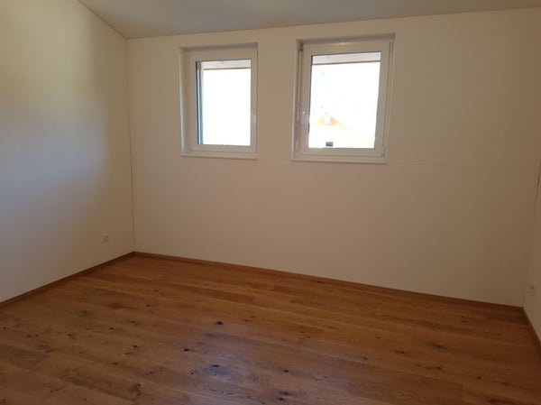 neuwertige 3 1/2-Zimmer-Wohnung mit zentraler Lage 5