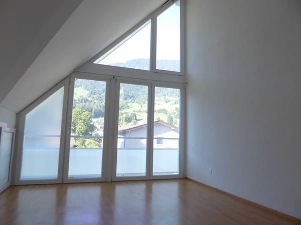 familienfreundliche und grosszügige 6-Zimmer-Maisonette-Wohnung 13