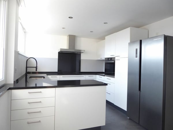 familienfreundliche und grosszügige 6-Zimmer-Maisonette-Wohnung 3