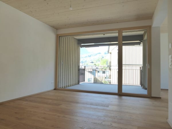 neuwertige 2.5-Zimmer-Wohnung an sonniger Lage 2