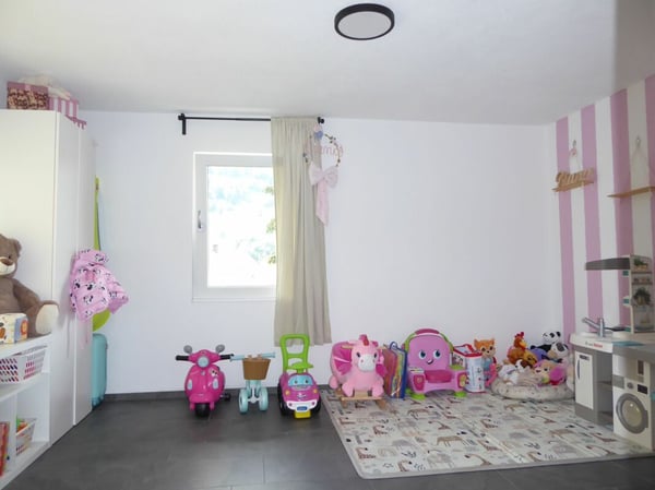 4 1/2-Zimmer-Wohnung an ruhiger Lage 8