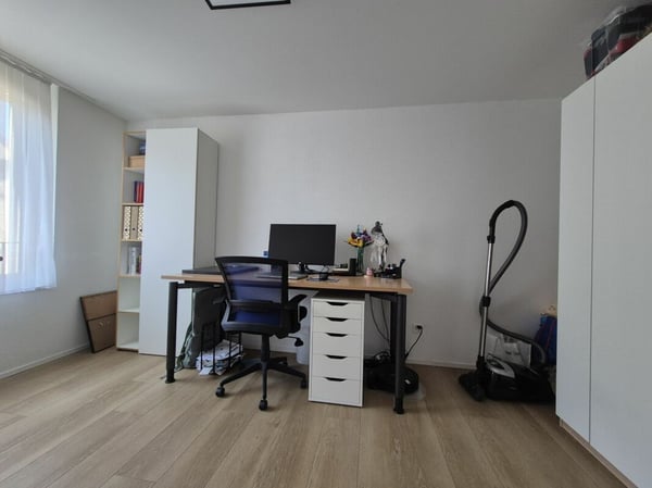neuwertige 3.5-Zimmer-Wohnung an zentraler Lage 7