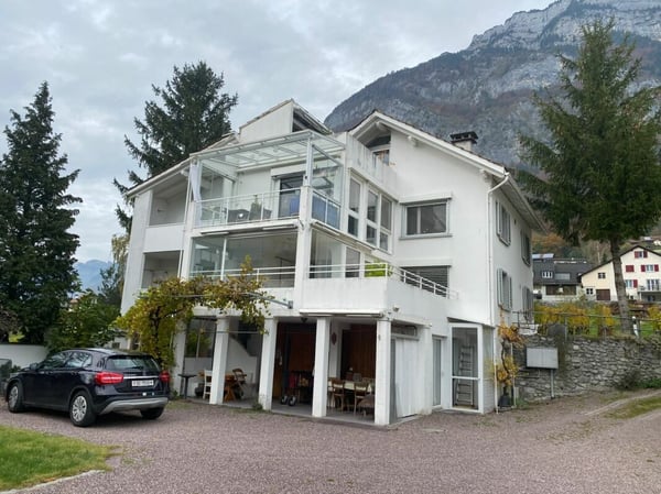 Ruhige Hanglage im Weinberg: Exklusive 4-Zimmer-Wohnung mit grosszügigem Parkangebot 7