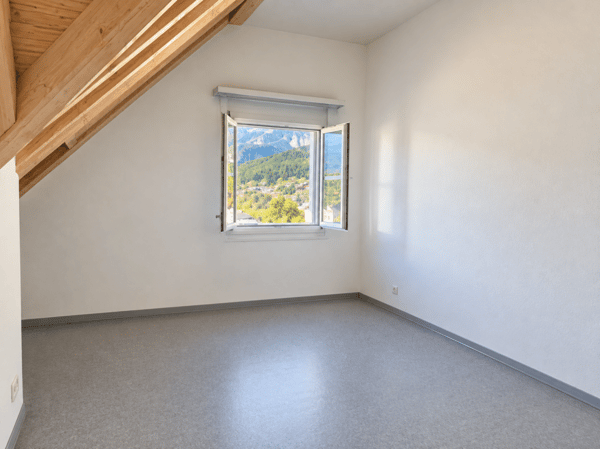 4 1/2-Zimmer-Maisonettewohnung an zentraler Lage 7