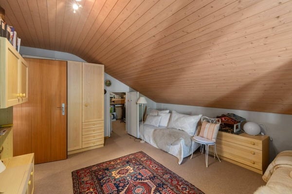 grosszügige 2-Zimmer-Ferienwohnung mit Balkon und einem Tiefgaragenplatz 16