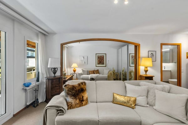 grosszügige 2-Zimmer-Ferienwohnung mit Balkon und einem Tiefgaragenplatz 8