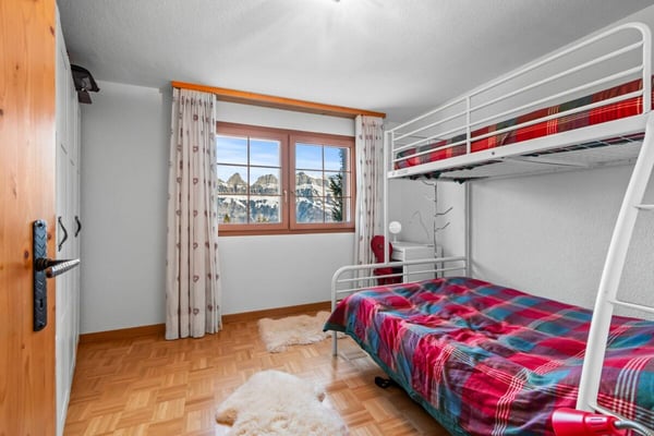 3 1/2-Zimmer-Ferienwohnung mit eigener Sauna und einem Tiefgaragenplatz 11