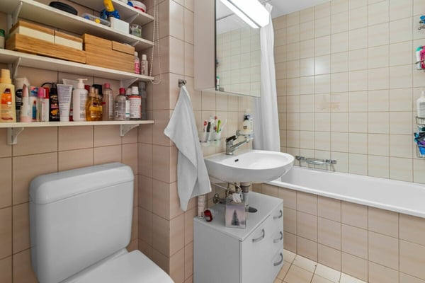 3 1/2-Zimmer-Ferienwohnung mit eigener Sauna und einem Tiefgaragenplatz 17