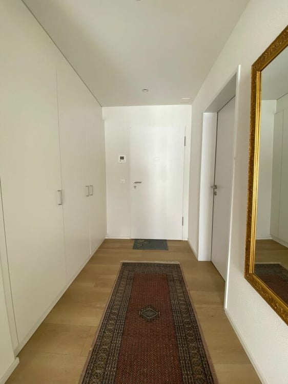 neuwertige 4.5-Zimmer-Wohnung inmitten von Mels 5