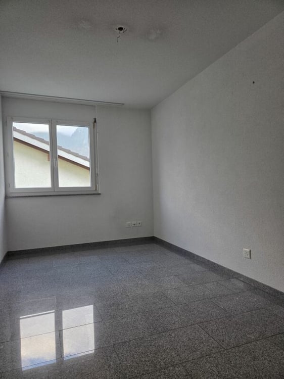 schöne 5.5 Zimmerwohnung an ruhiger Lage 6