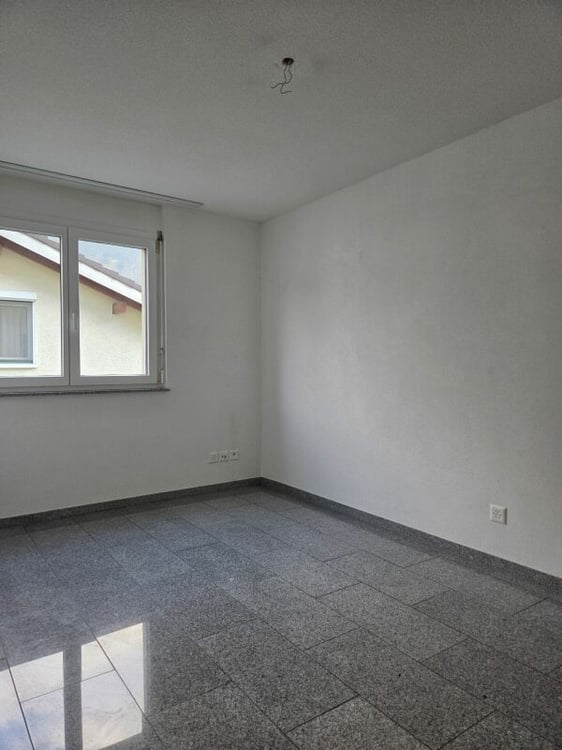 schöne 5.5 Zimmerwohnung an ruhiger Lage 7