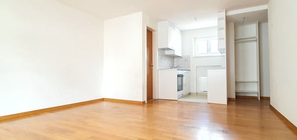 heimelige und preiswerte 3.0-Zimmerwohnung in zentraler Lage mit grossem Balkon 1