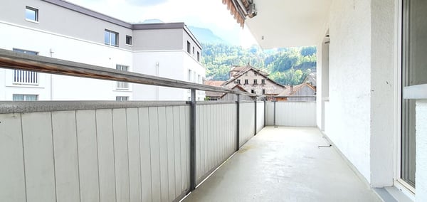 heimelige und preiswerte 3.0-Zimmerwohnung in zentraler Lage mit grossem Balkon 7