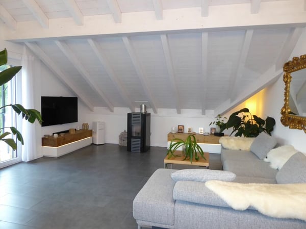 3 1/2-Zimmer-Dachwohnung mit Tiefgaragen- und Aussenparkplatz 2