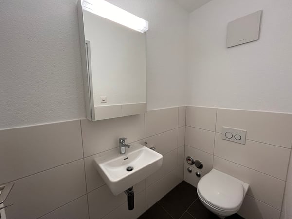 Charmante 1.5-Zimmer-Wohnung mit Balkon und Garage in Herblingen 6