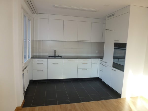 Charmante 1.5-Zimmer-Wohnung mit Balkon und Garage in Herblingen 3