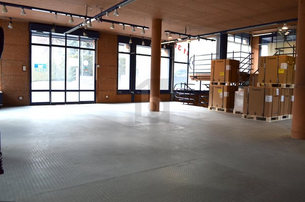 GRANDE SURFACE AU CENTRE - DÉJÀ LOUÉE! 5