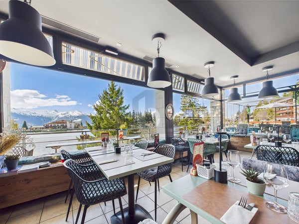 MAGNIFIQUE, AVEC VUE DIRECTE SUR LE LAC 3