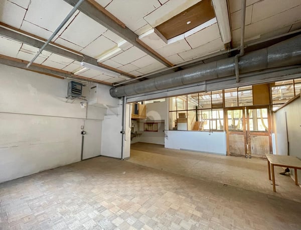 ATELIER SPACIEUX PROCHE DU CENTRE 1