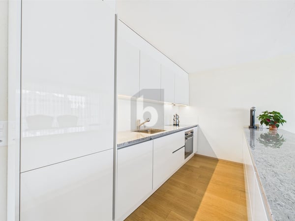 LICHTDURCHFLUTET UND ZENTRAL GELEGEN 3