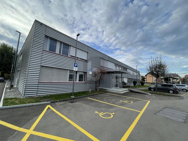 GROSS UND HELL AN ZENTRALER LAGE 1