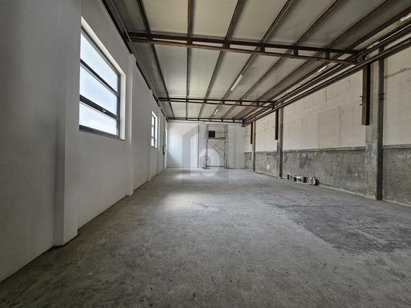 LOCAUX POLYVALENTS À VERNAYAZ 3