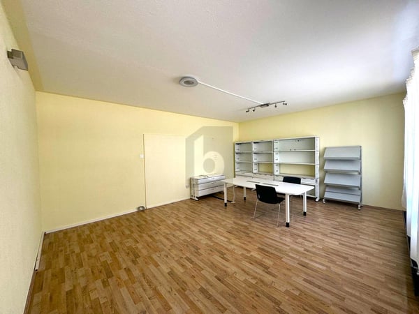 HELL MIT GROSSEN SCHAUFENSTER 5