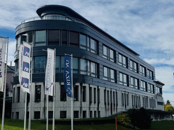 WEITLÄUFIGE GESCHÄFTSFLÄCHE 1