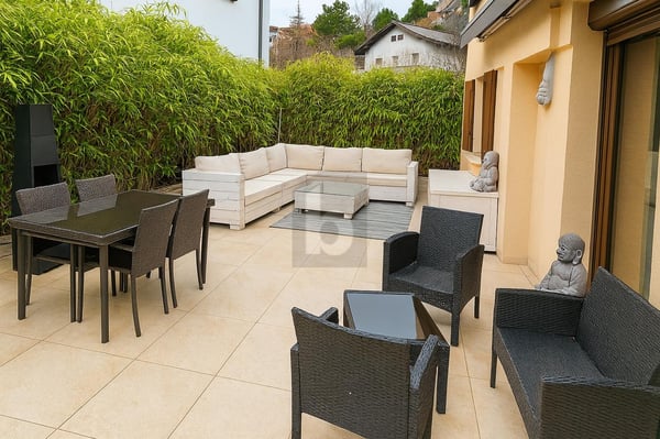 PROPRIÉTÉ AVEC TERRAIN À BÂTIR 2