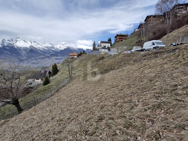 BELLE PARCELLE À BÂTIR 1