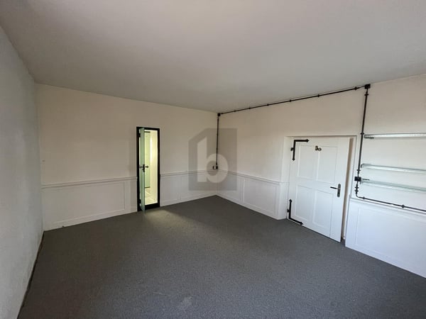 EBENERDIG AN ZENTRALER LAGE 4