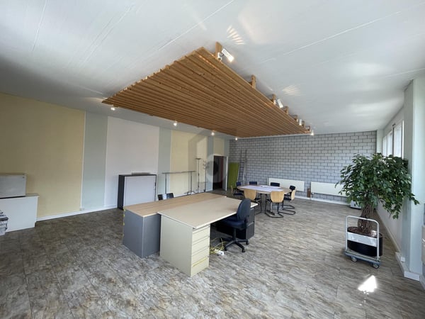 HELL UND GROSS AN IDEALER LAGE 3