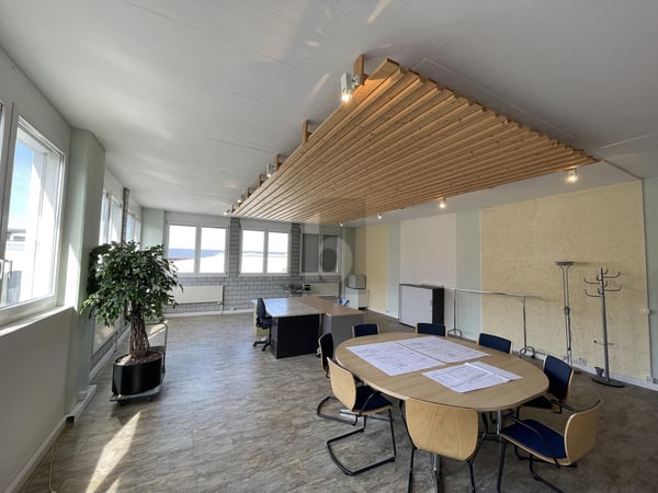 HELL UND GROSS AN IDEALER LAGE 2