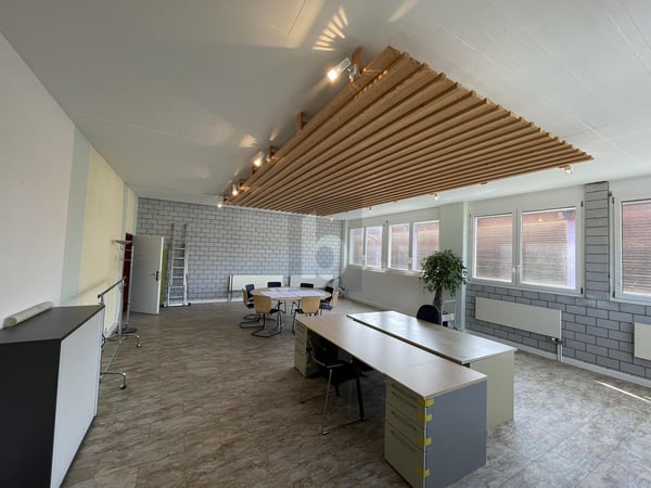 HELL UND GROSS AN IDEALER LAGE 4