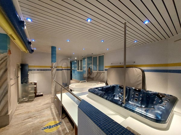 ATTRAKTIVER STANDORT MIT VIEL POTENTIAL ! 2