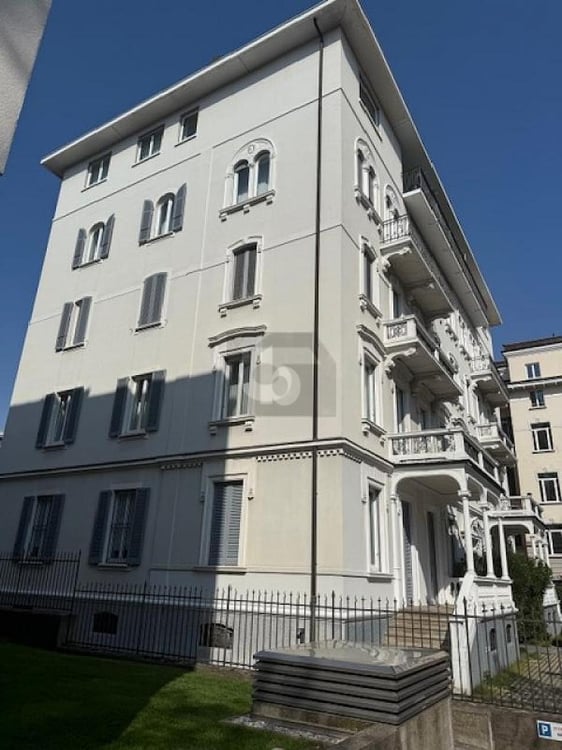 PRESTIGIOSO PALAZZO NEL CUORE DI LUGANO 2