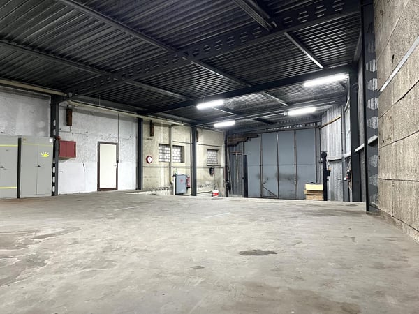 AUTOWERKSTATT ZU VERMIETEN 2