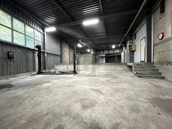 AUTOWERKSTATT ZU VERMIETEN