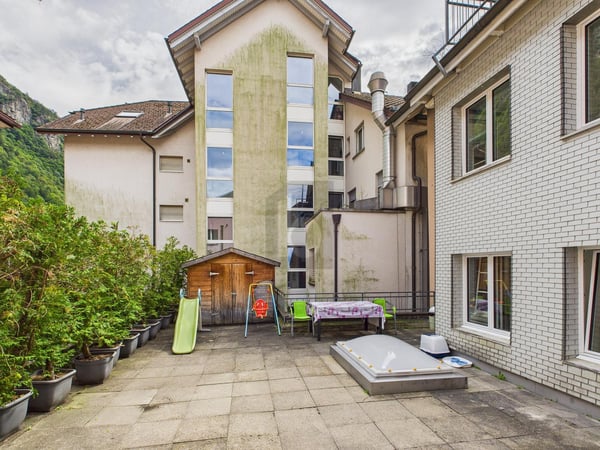 RENOVIERT MIT GROSSER TERRASSE 75 M2 2