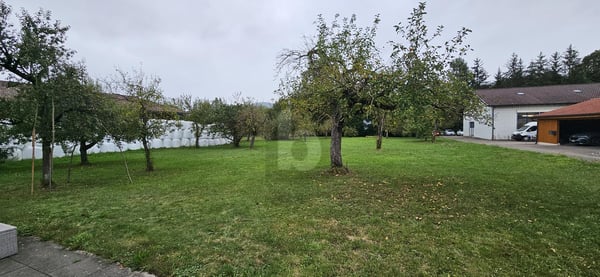 AU CENTRE DU VILLAGE 1