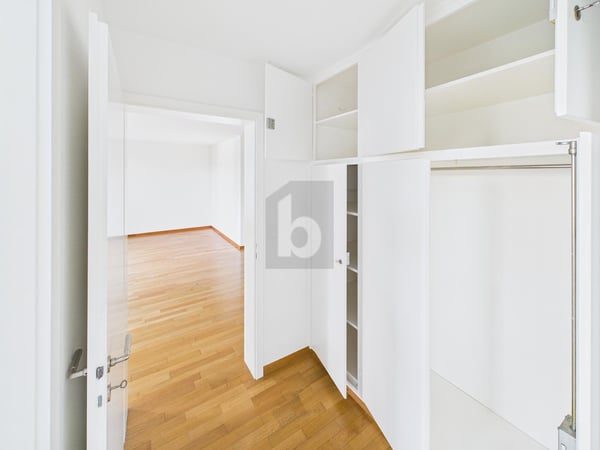 HELL MIT NEUER KÜCHE UND EIGENEM GARTENSITZPLATZ 5