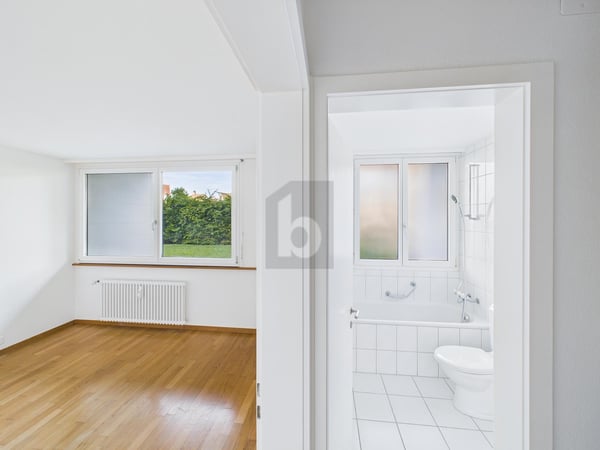 HELL MIT NEUER KÜCHE UND EIGENEM GARTENSITZPLATZ 4