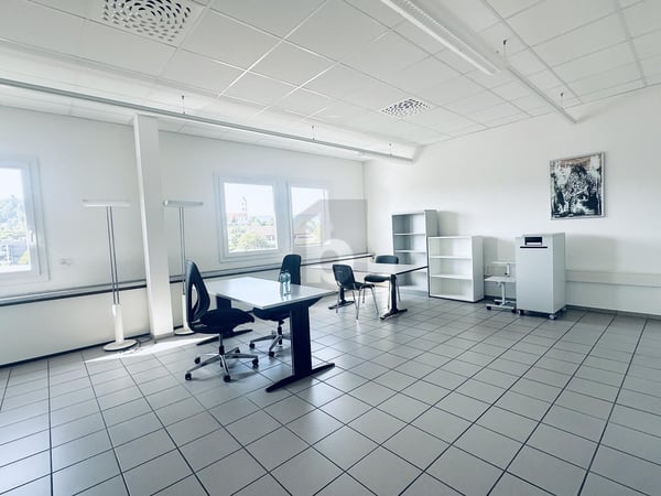 MODERN, HELL UND TOP LAGE 3