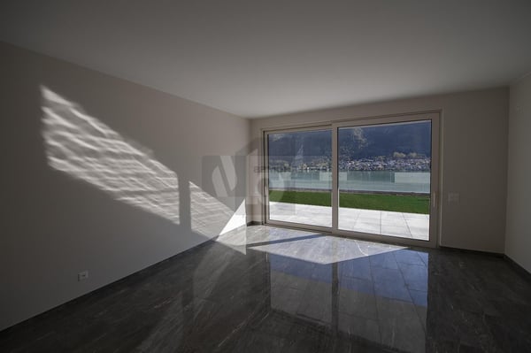 MODERNO E SPAZIOSO CON AMPIO GIARDINO 5