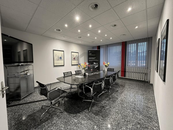 GROSSZÜGIG UND HELL NÄHE BAHNHOF 2