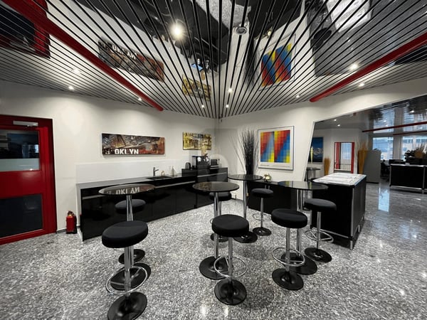 GROSSZÜGIG UND HELL NÄHE BAHNHOF 3